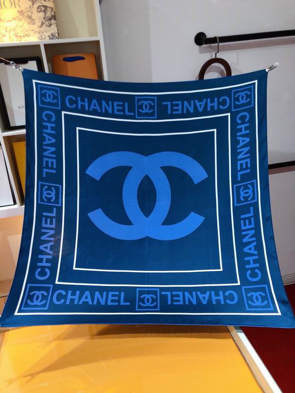 Chanel silk scarf 90X90cm E33 (18)